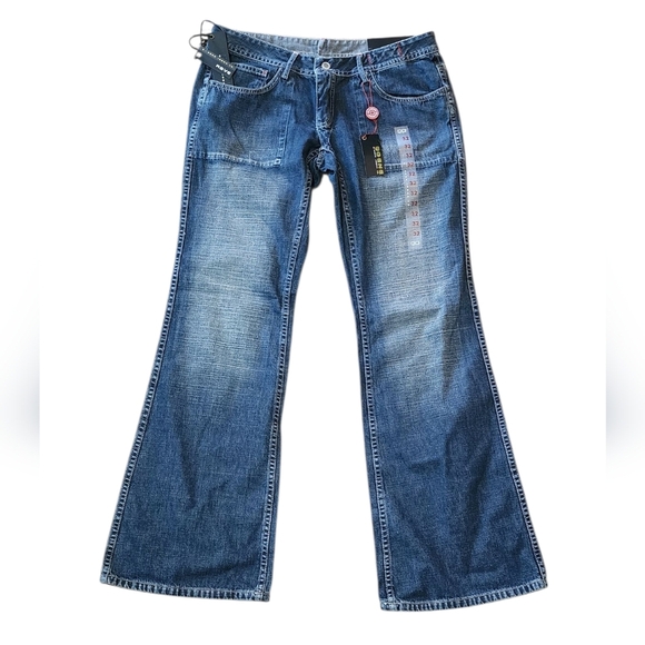 NWT Q-Gene Low-Rise Flared Jeans - Picture 11 of 12